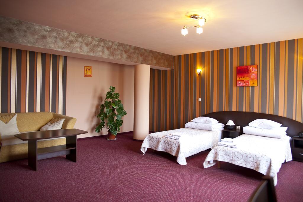 Hotel Horyzont Rzeszow Bagian luar foto