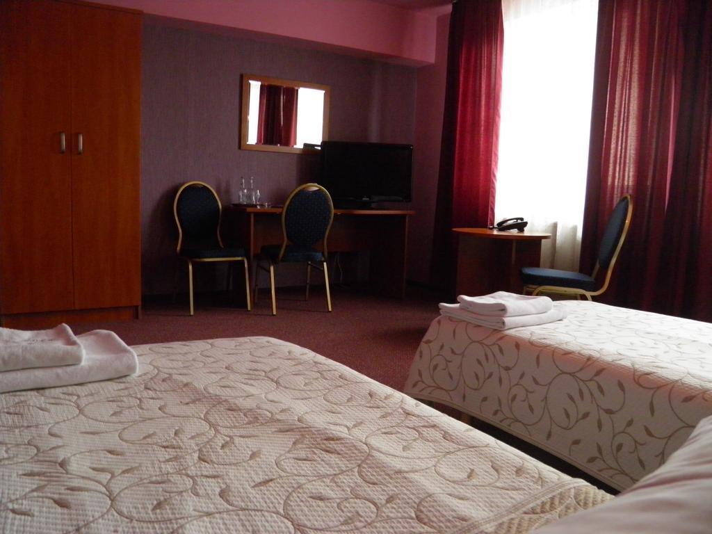 Hotel Horyzont Rzeszow Bagian luar foto